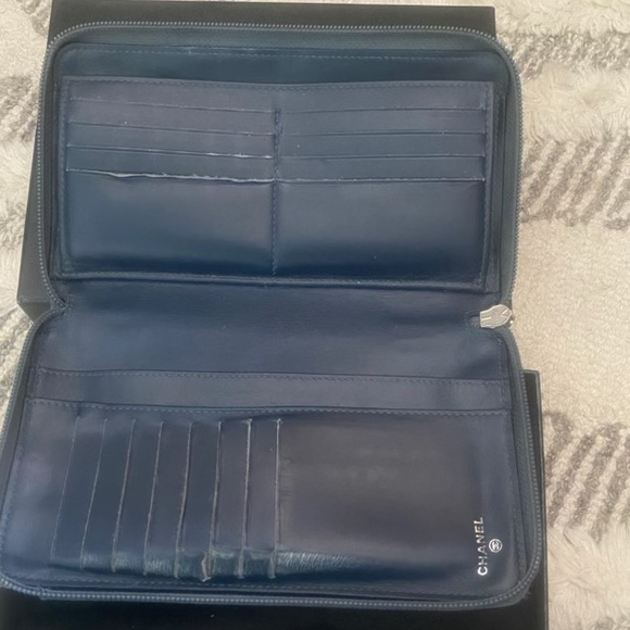 CHANEL NAVY CAVIAR LEATHER TIMELESS ZIPPY WALLET Gently used - Picture 6 of 8